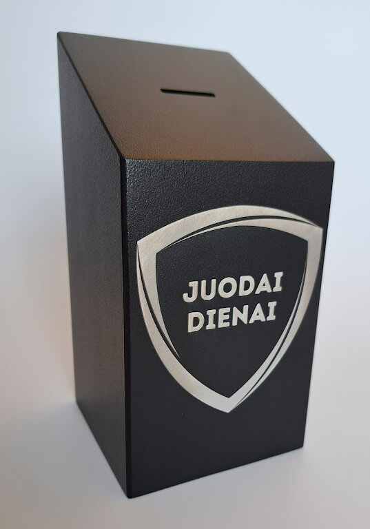 taupyklė juoda juodai dienai